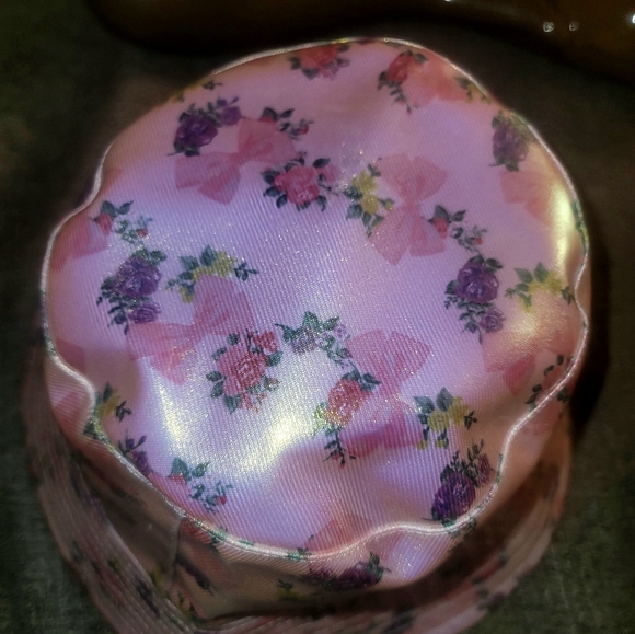 Miss Gwen’s OMG Accessories Metallic Pink Floral Printed Bucket Hat - Picture 2 of 4